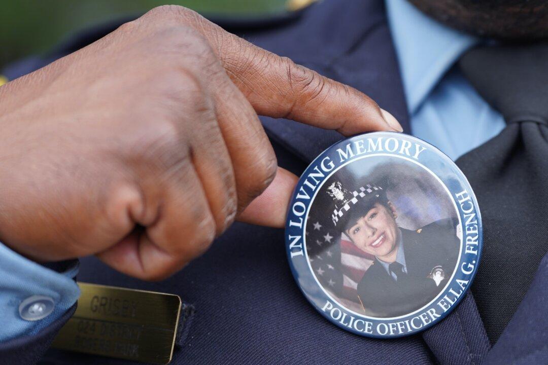 Thousands Honor Slain Chicago Police Officer at Funeral