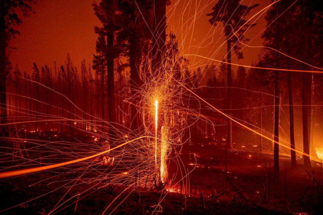 New Round of Winds Fuel Fury of Northern California Wildfire