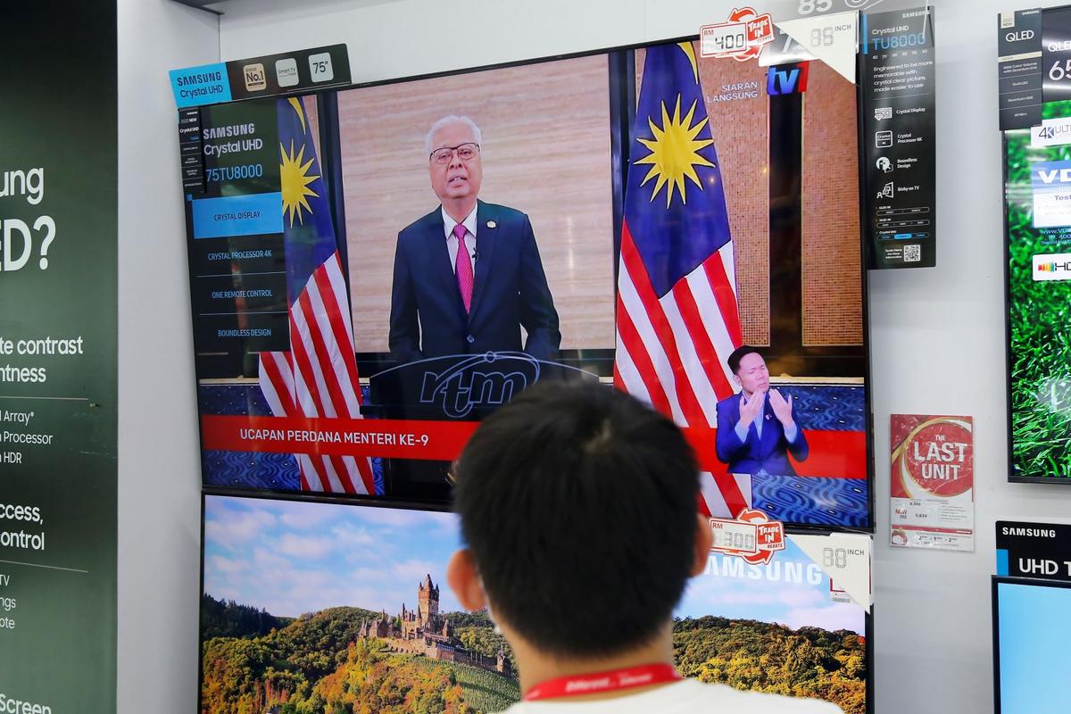 Malaysia to Hold Early Election After Prime Minister Dissolves Parliament