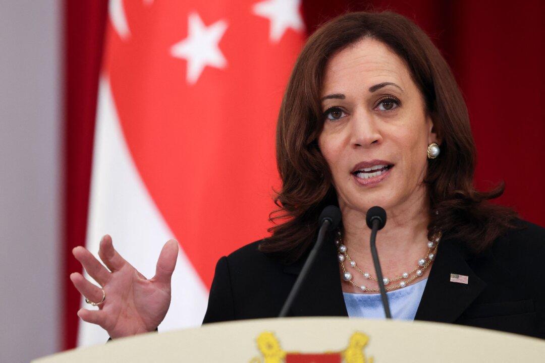 Harris Pledges US Leadership on Asia Trip, Countering China on Indo-Pacific
