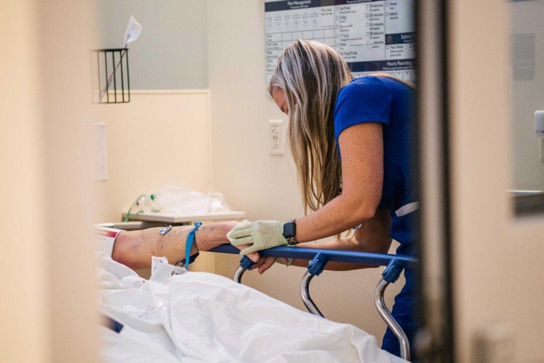 Traveling Nurses Fill Gaps as Hospitals Feel Staffing Pinch