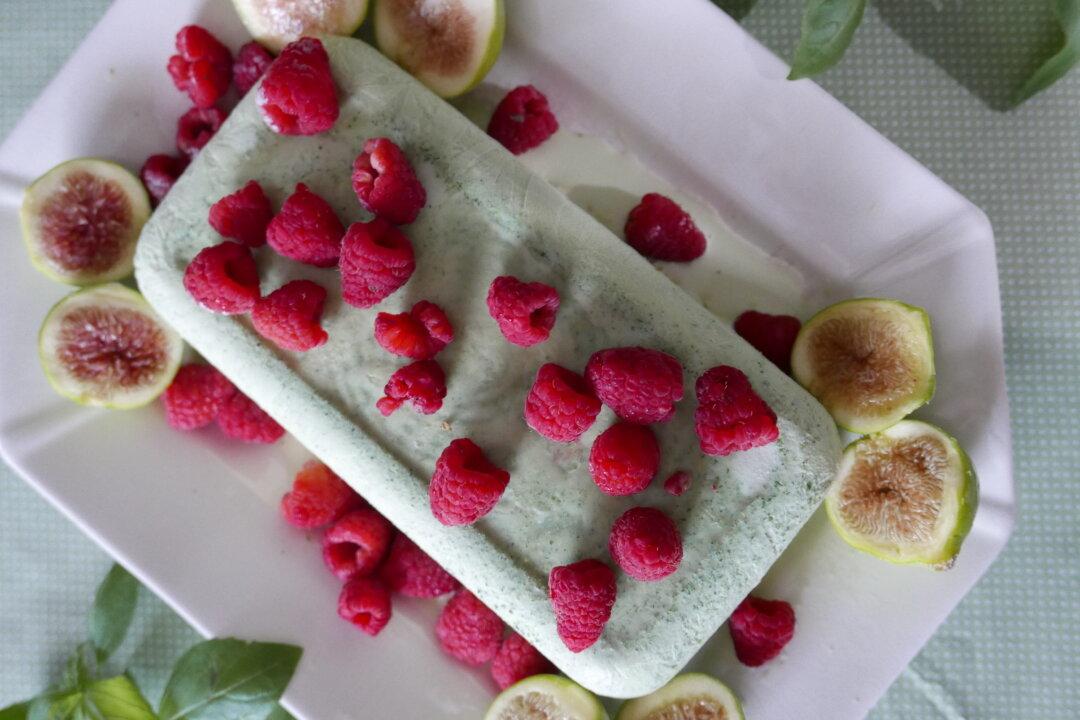 Easy Basil Ice Cream