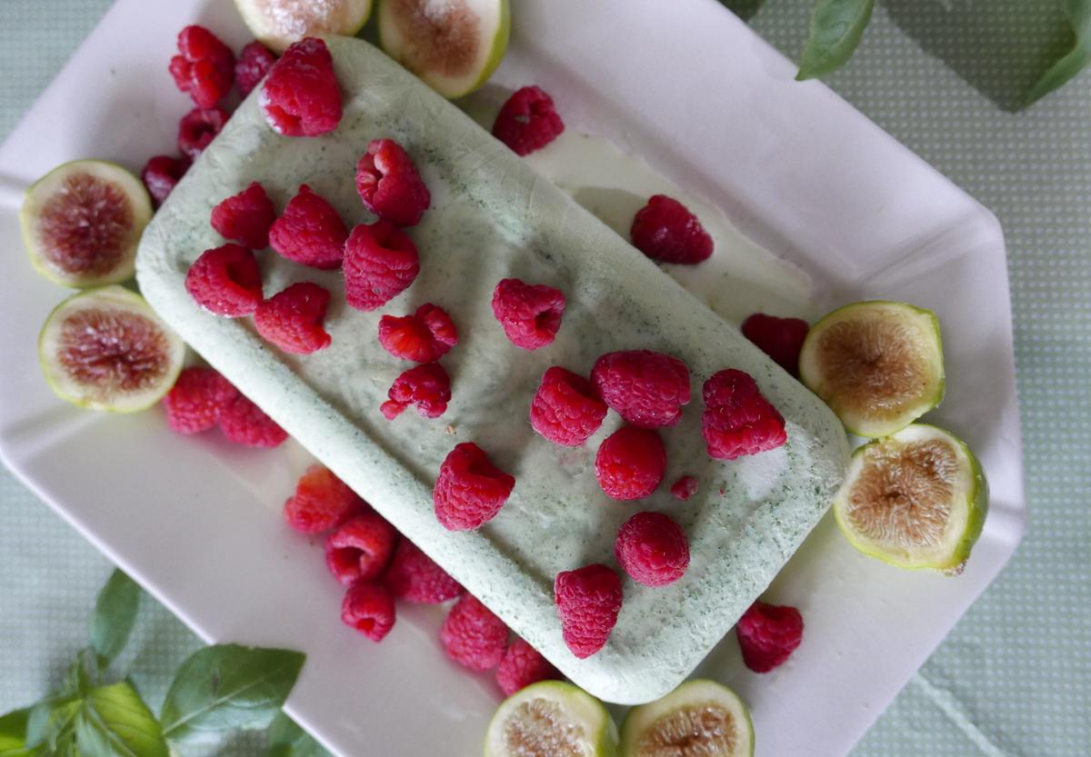 Easy Basil Ice Cream