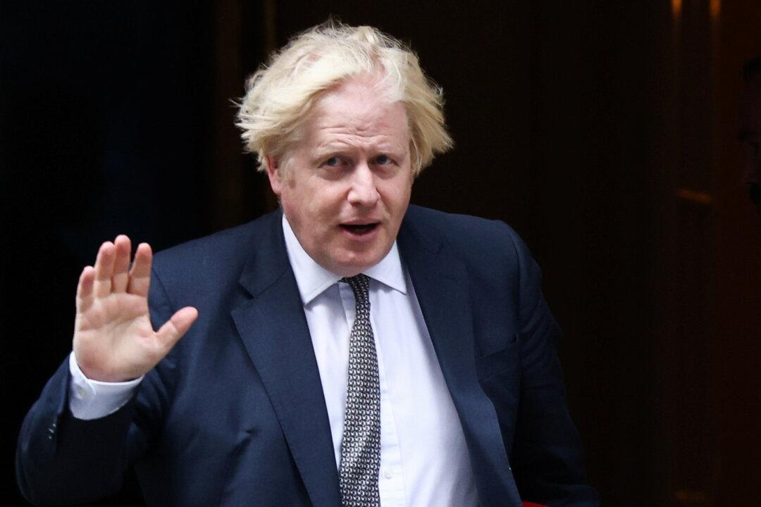 UK’s Johnson Says G-7 Agreed That Taliban Must Allow Departures From Afghanistan After Aug. 31