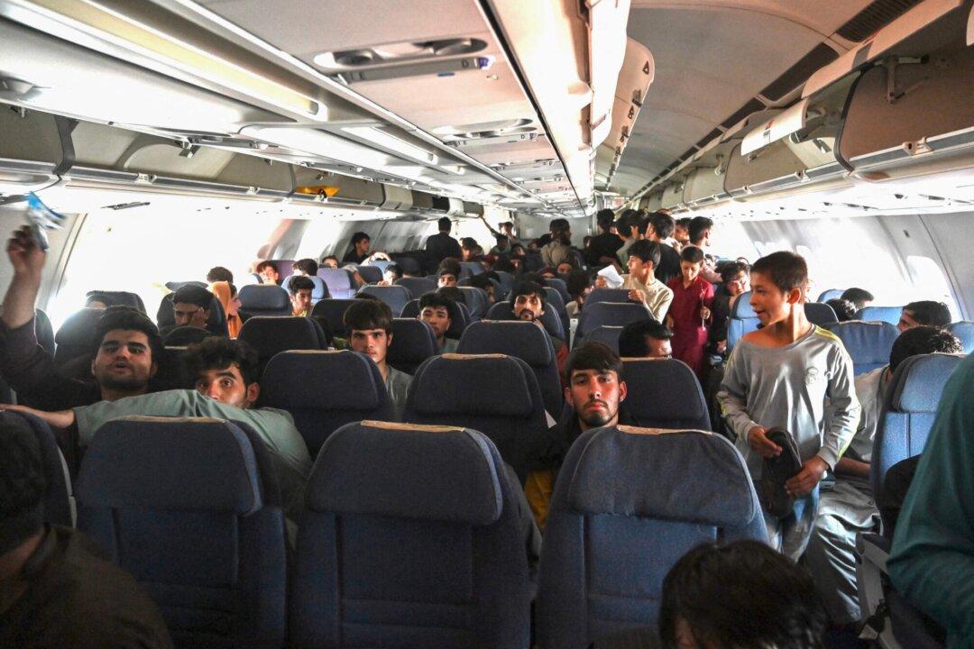 Afghans With Authorized Papers to Be Allowed to Travel After Aug. 31: Taliban