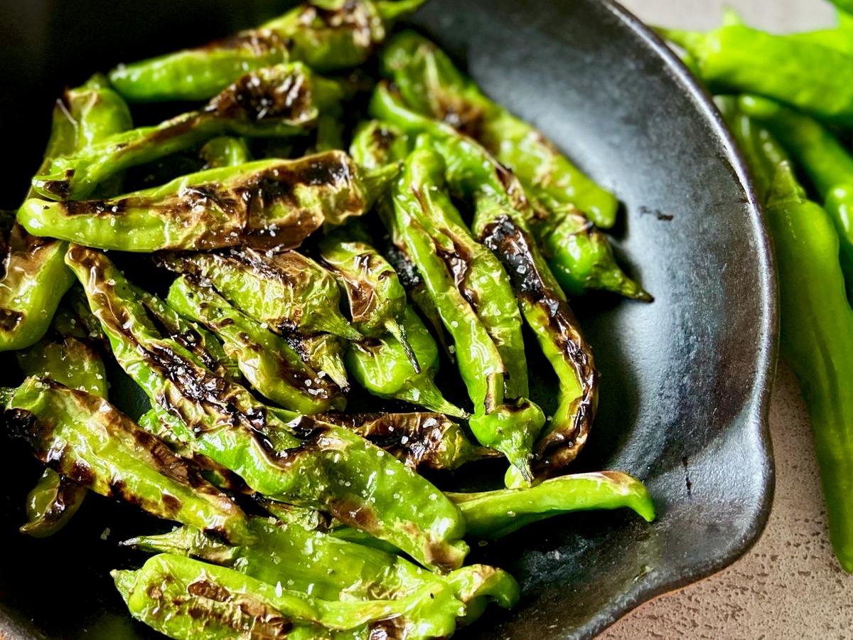 Blistered Shishito Peppers Are an Addicting Snack