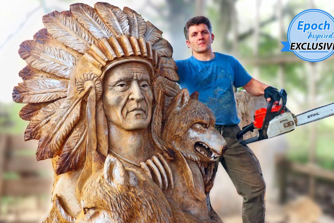 Chainsaw Artists Carves Larger-Than-Life-Size Native American Portrait out of Tree Trunk