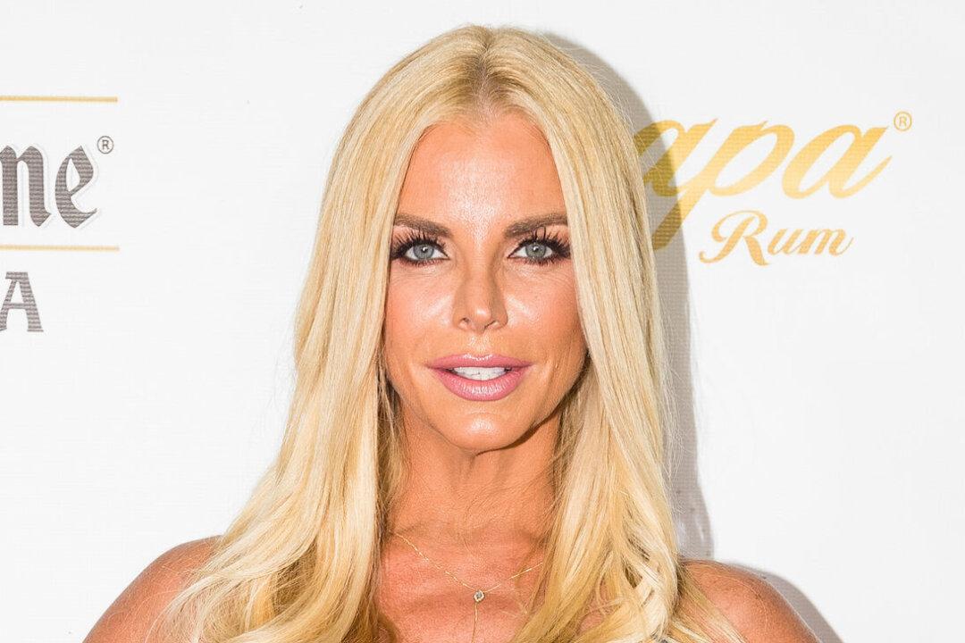 ‘Real Houswives’ Star Alexia Echevarria Says Mother Died of COVID-19 on Her Wedding Day