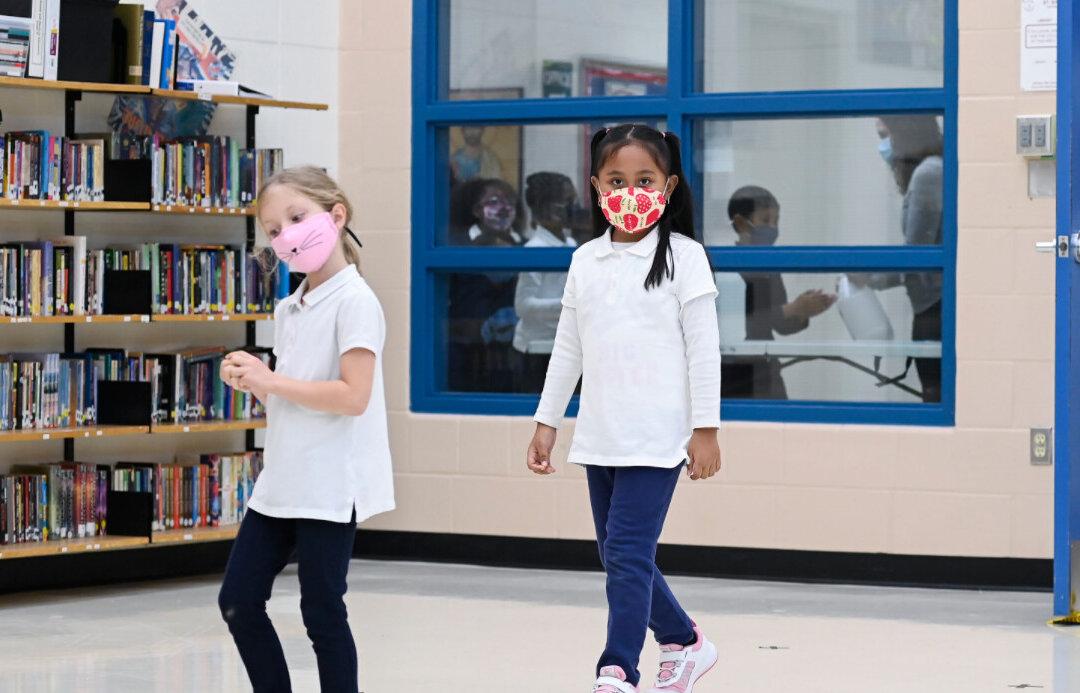 COVID-19 Vaccine Mandates for California Students Aged 12 and up Being Considered: Official