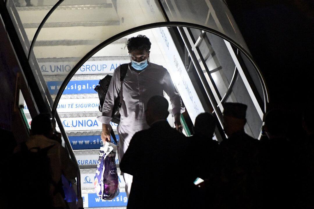 Afghanistan Evacuation Flights Resume After Deadly Bombings