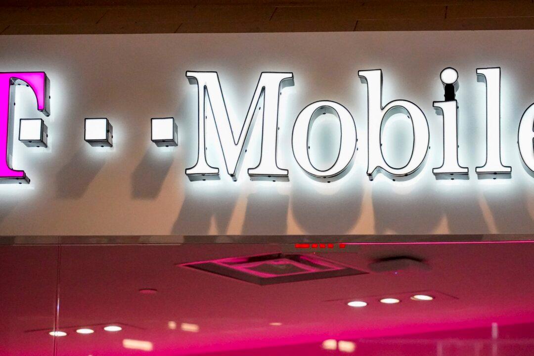 T-Mobile CEO Says ‘Truly Sorry’ for Hack of 50 Million Users’ Data