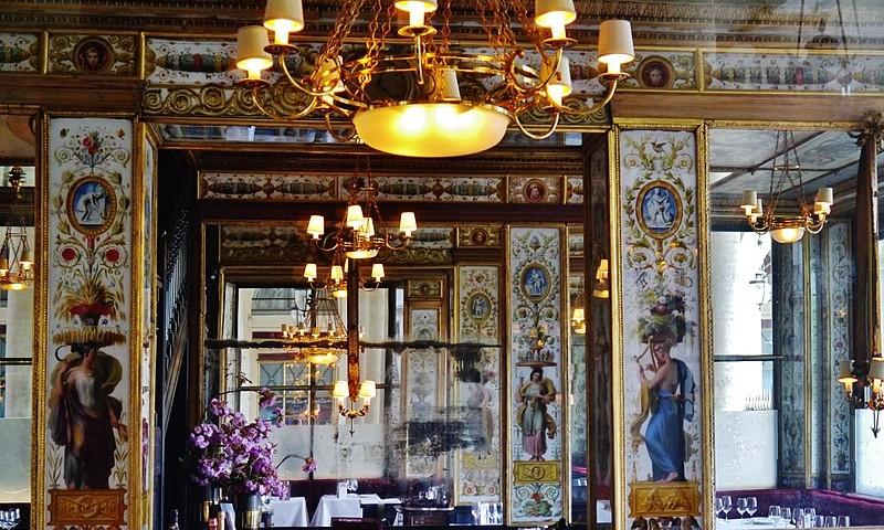 Revolutionary Broth: The Birth of the Restaurant and the Invention of French Gastronomy