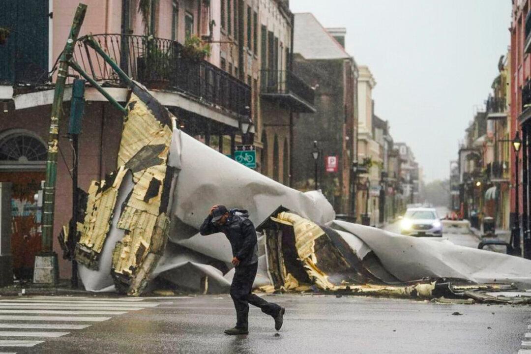 Hurricane Ida Ravaging Louisiana With ‘Catastrophic’ Winds as 450,000 Lose Power