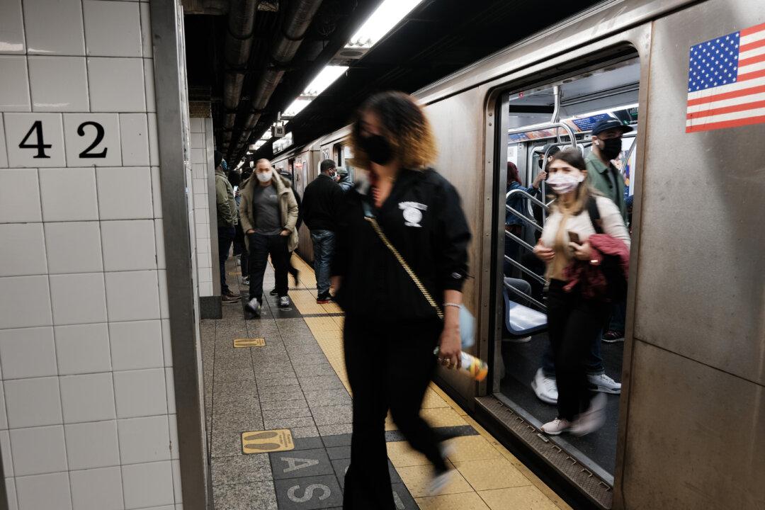 ‘Unprecedented’ Power Outage Crippled Half of NYC Subway Sunday Night