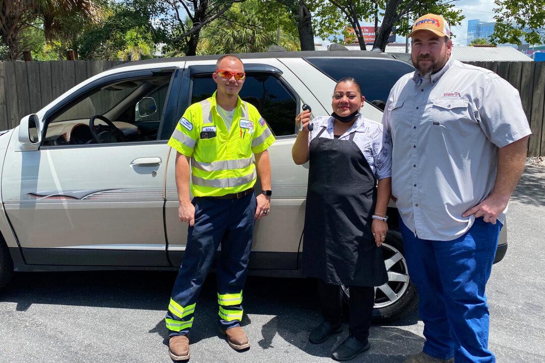 Woman Has to Sell Broken Down Car for Scrap, Ubers and Walks to Work—Until Sheriff Gives Her New Car