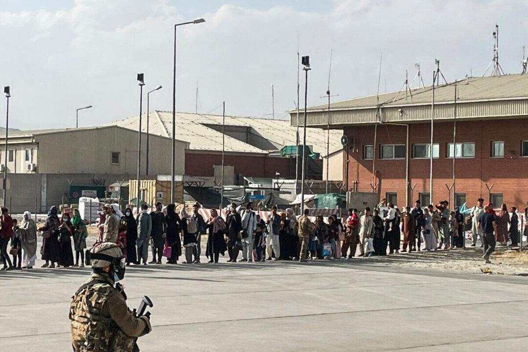 US Airstrike Hits Suicide Bomber in Vehicle Going to Kabul Airport