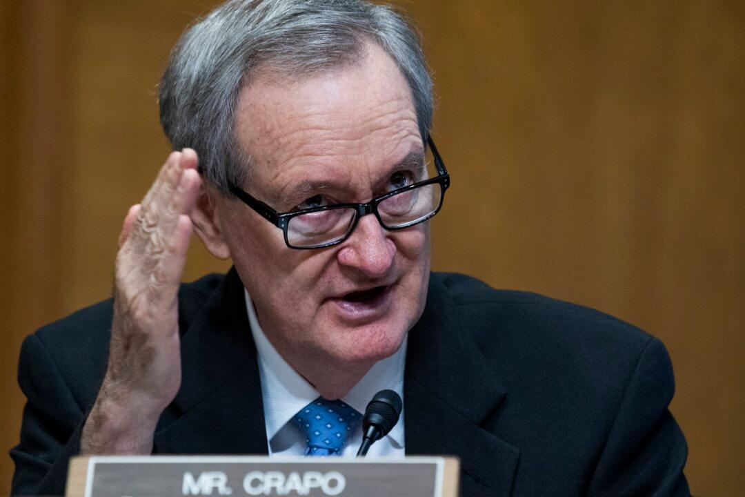 House Proposal Will Hike Taxes on Lower- and Middle-Income Americans: Bipartisan Congressional Panel