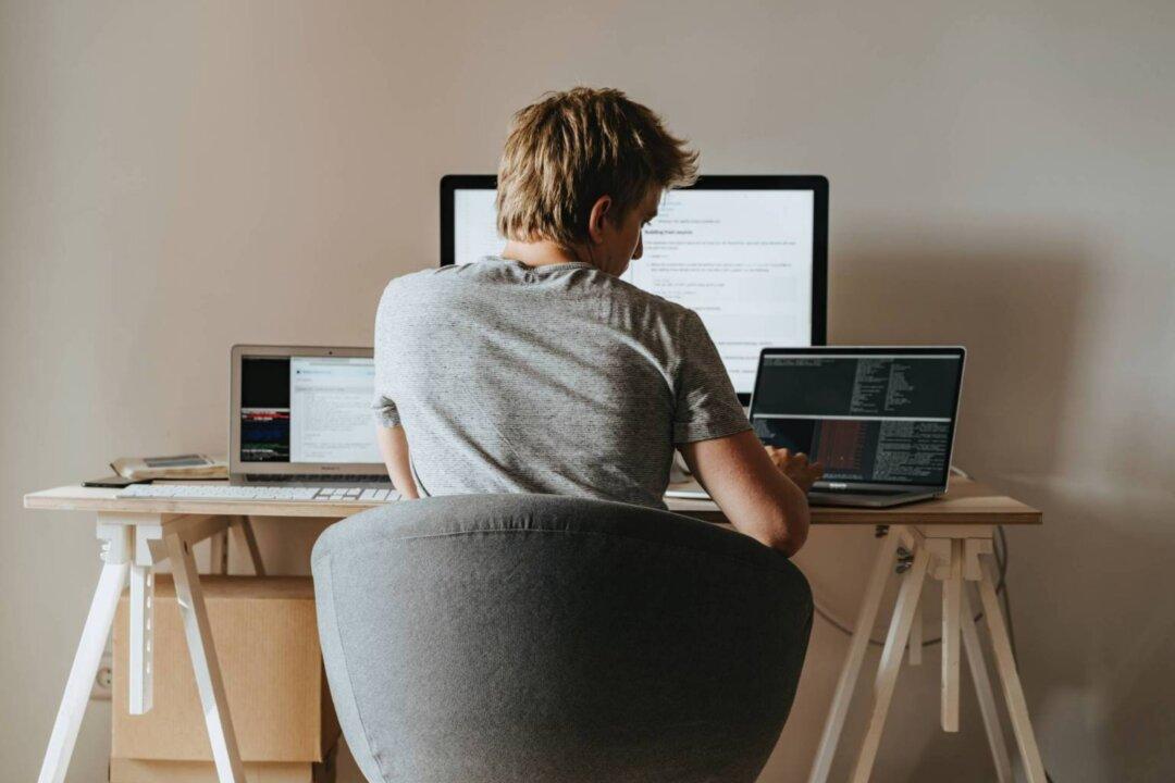 6 Gift Ideas for the Workplace