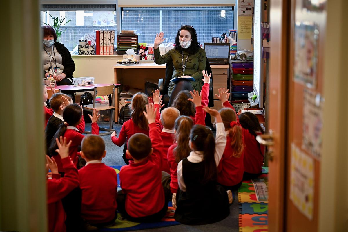 Teachers Not at Increased Risk From COVID-19: UK Study