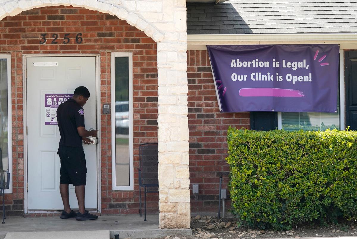 Abortions in Texas Dropped by 50 Percent After Ban Took Effect: Study