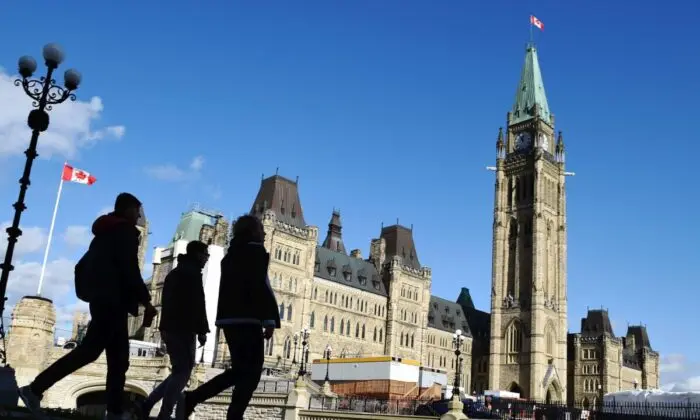 New Gender Pay Equity Law Will Negatively Impact Female Workers: Scholar