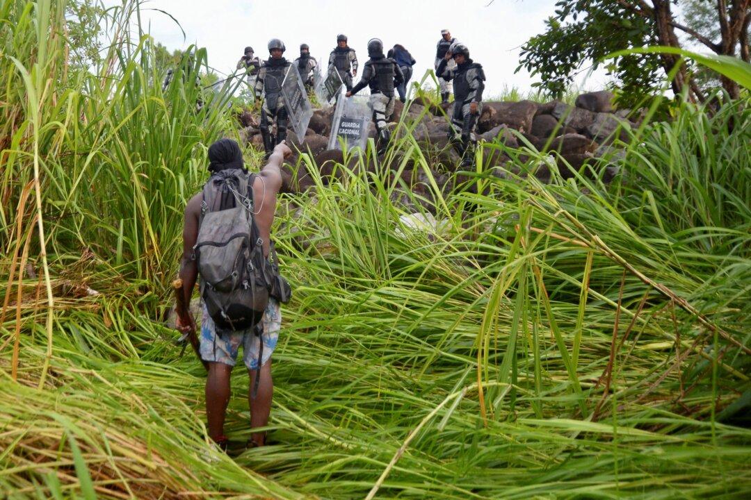 Mexican Officials Cut Off New Caravan of Illegal Aliens, Breaking up Main Group