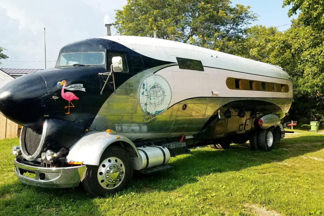 Air Force Veteran Transforms World War II Aircraft Into ‘Fabulous Flamingo’ Motor Home