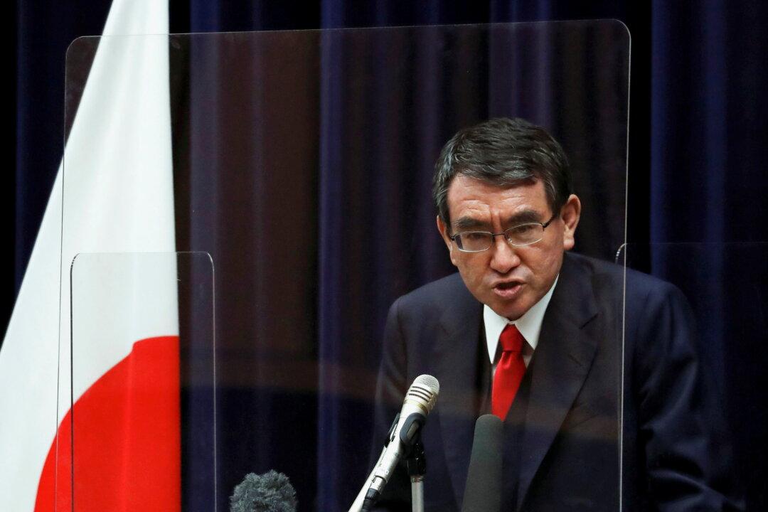 Japan Minister Kono May Gain Rival Camp’s Support in Prime Minister’s Race