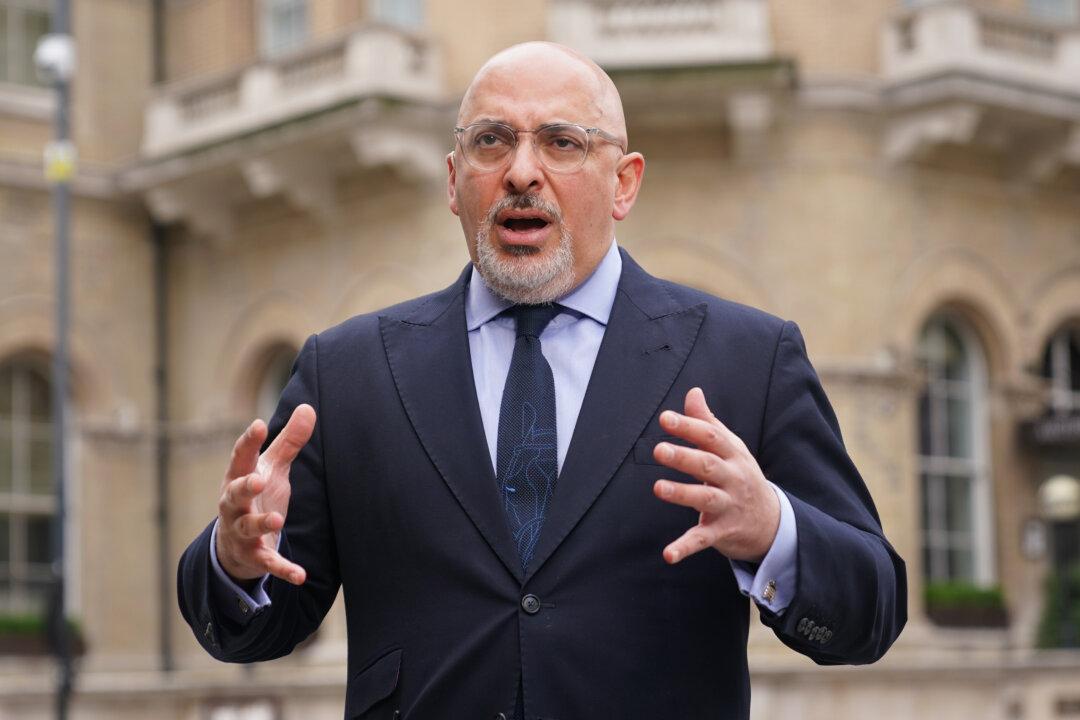 12- to 15-Year-Olds May Override Parents’ Decision on Vaccine: UK Minister