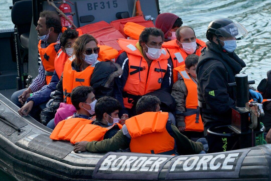 Channel Crossings Surge as Smugglers Take Advantage of UK Heatwave