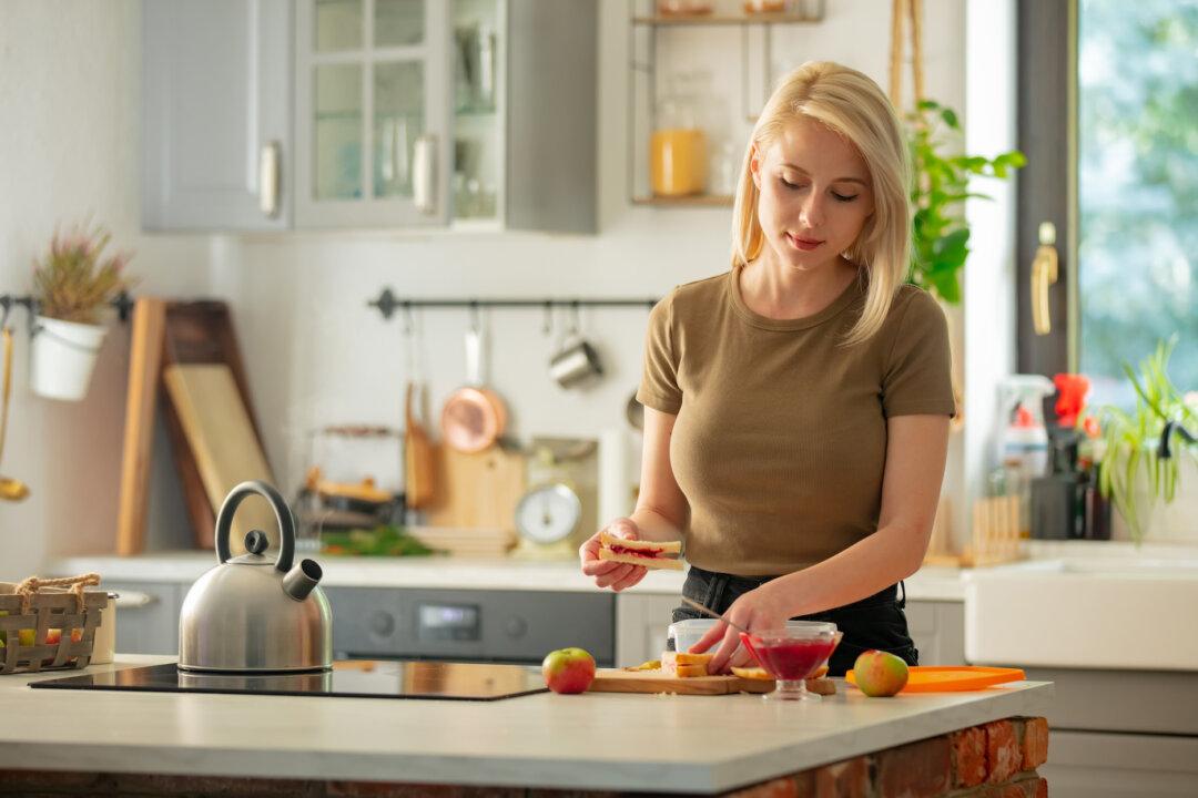 Sunday Night’s Checklist: How to Prepare Your Family for a Great Week Ahead