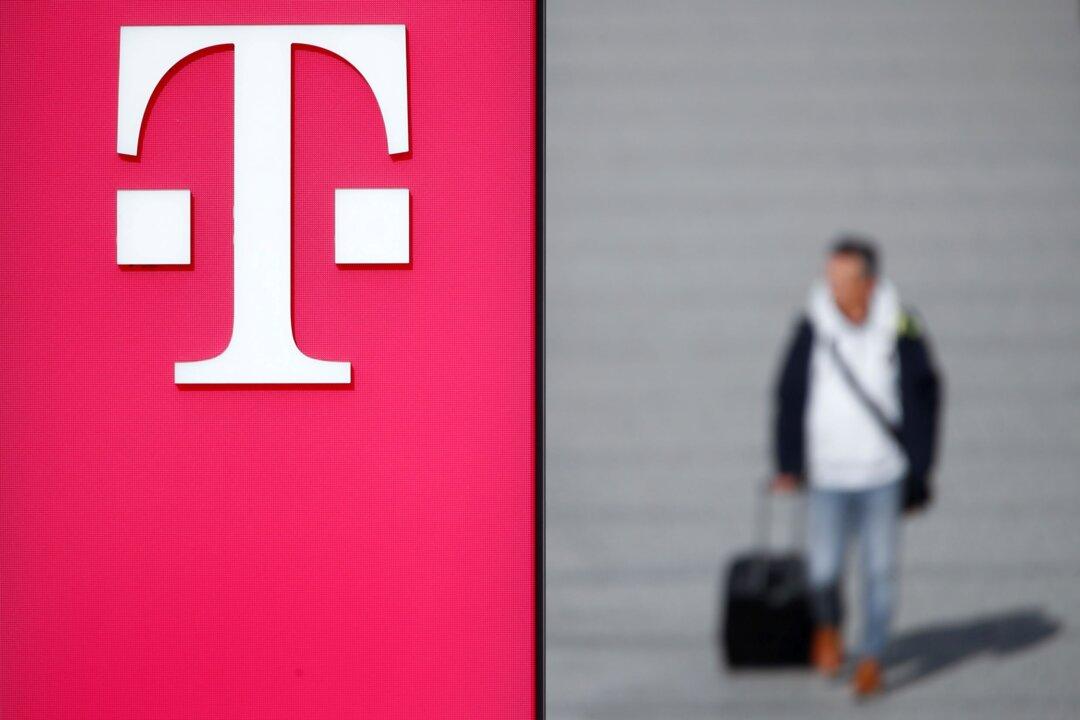 Deutsche Telekom Lifts T-Mobile US Stake in Softbank Swap Deal