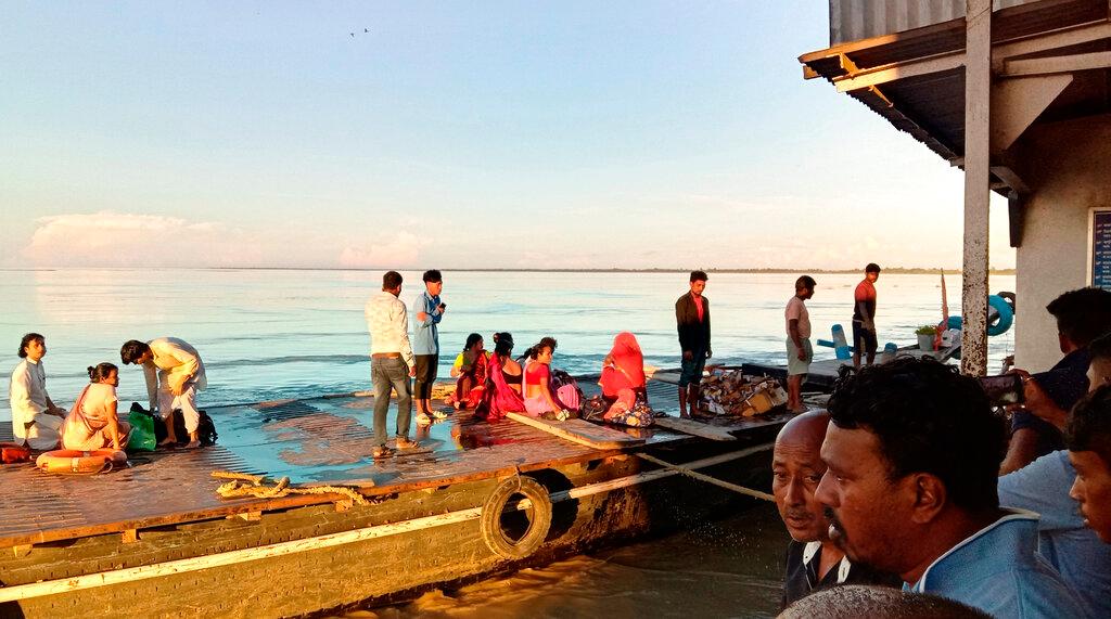 One Dead, Several Feared Missing in Indian Ferry Collision