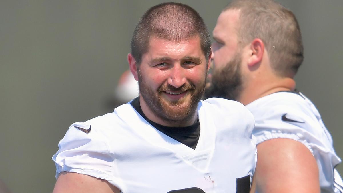 NFLPA Urges Daily Testing for All Players as COVID-19 Cases Surge