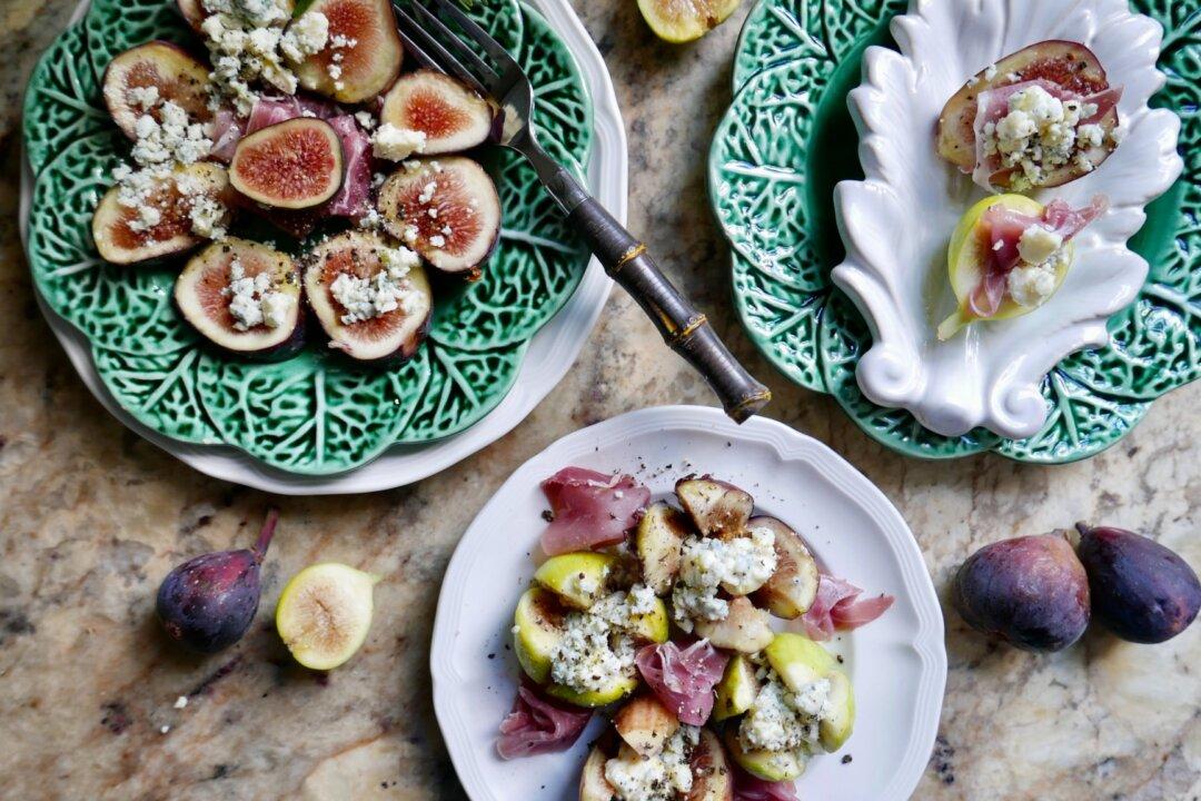 Figs With Jamón Serrano and Blue Cheese