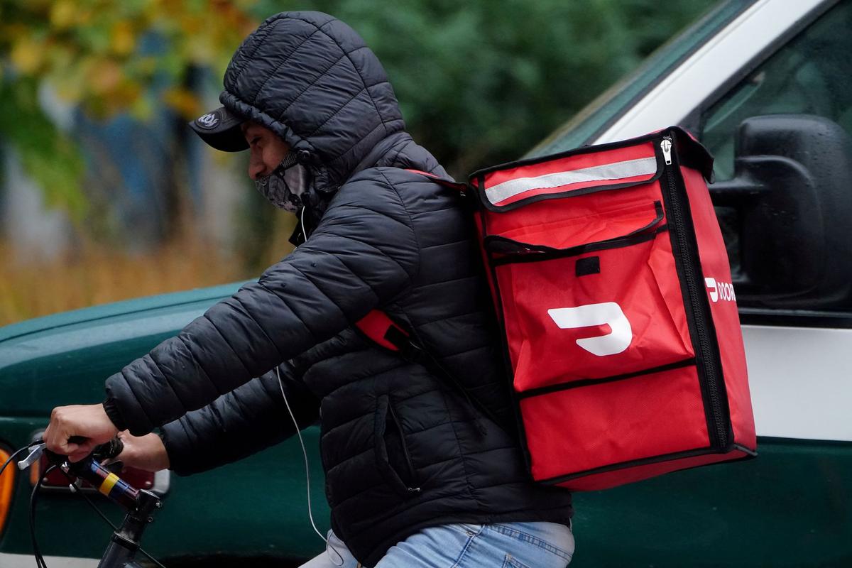 DoorDash, Grubhub, Uber Eats Sue New York City Over Cap on Delivery Fees