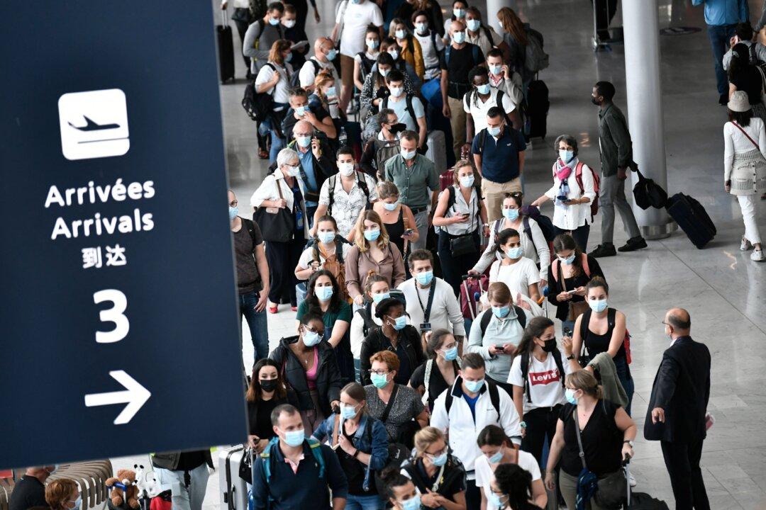 France Bans Non-Essential Travel for Unvaccinated Americans