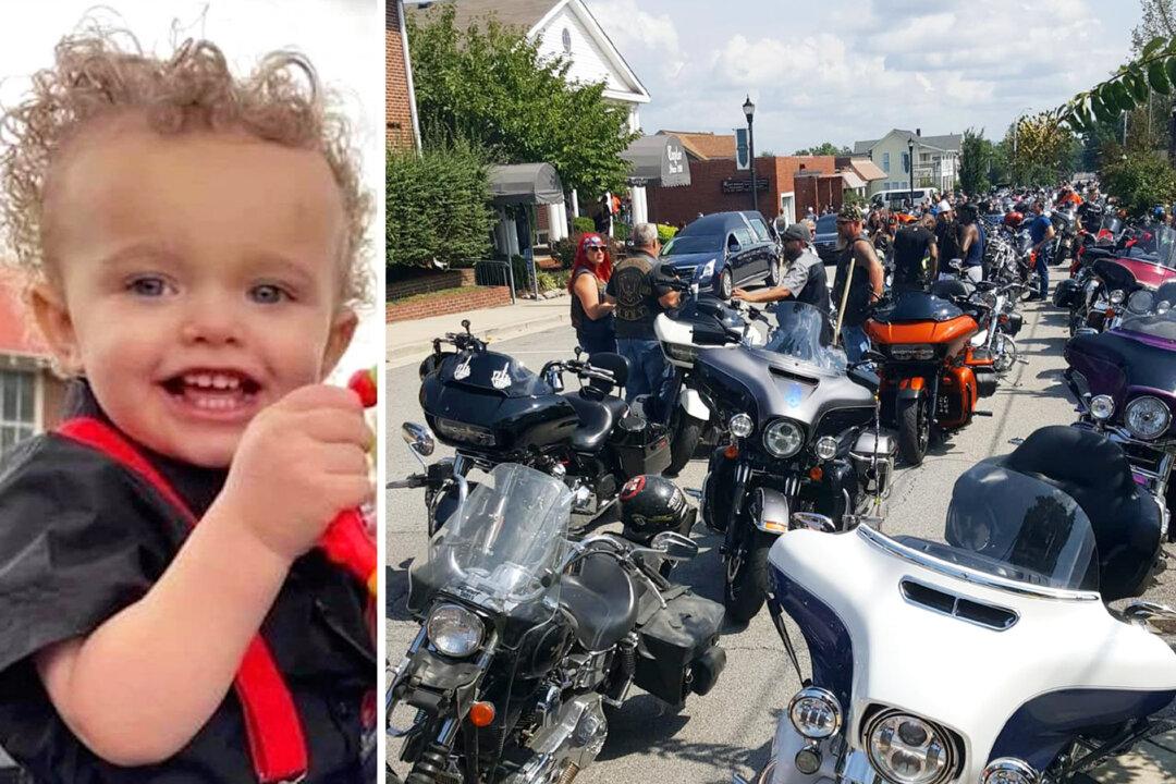 Almost 2,000 Bikers ‘Show Up and Show Out’ to Escort Hearse of 2-Year-Old Flood Victim