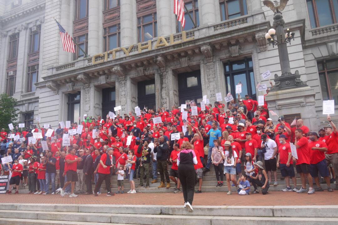 Newark, NJ Firefighters and Police Unions Demand Negotiations on Vaccine Mandate