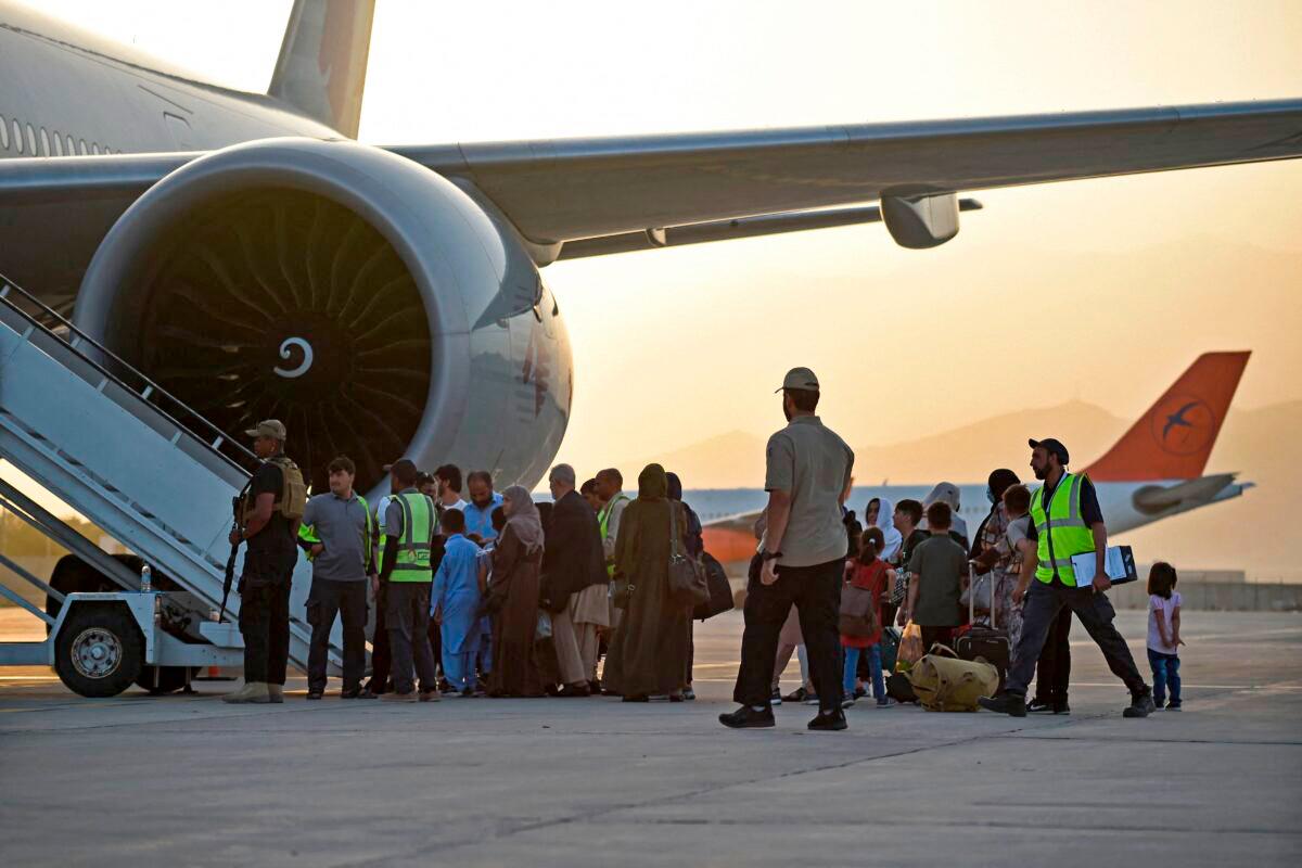 28 US Citizens Depart Kabul via Charter Flight, State Department Confirms