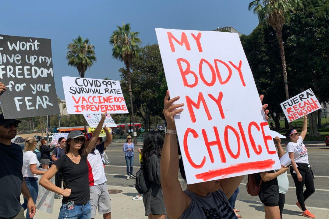 Californians Protest Forced Vaccinations of Police