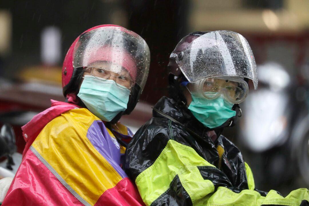 Typhoon Pours 5 Inches of Rain on Taiwan, Heads for Shanghai