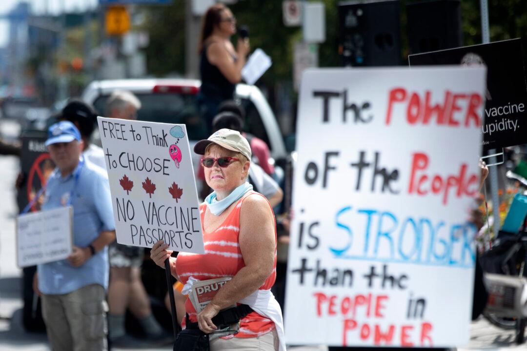 Professors Call on Two Ontario Universities to Repeal Mandatory Vaccination Policies