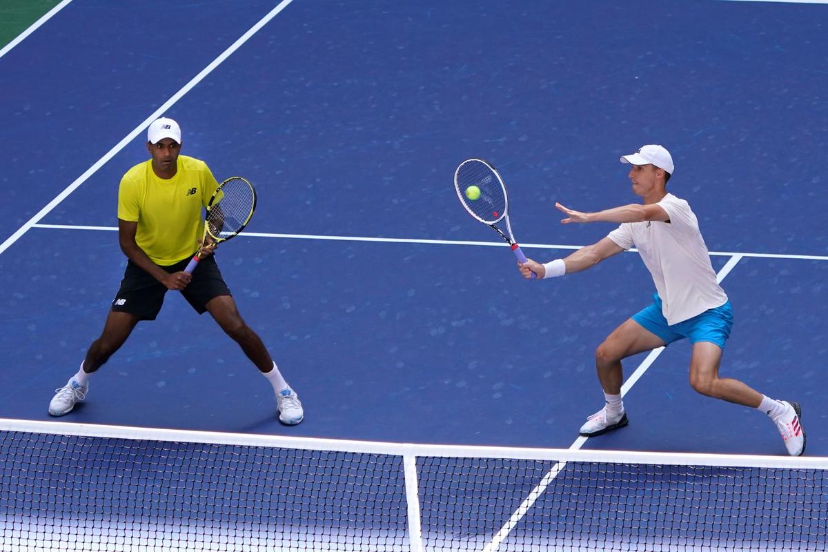 Salisbury, Krawczyk Win Mixed Doubles Title