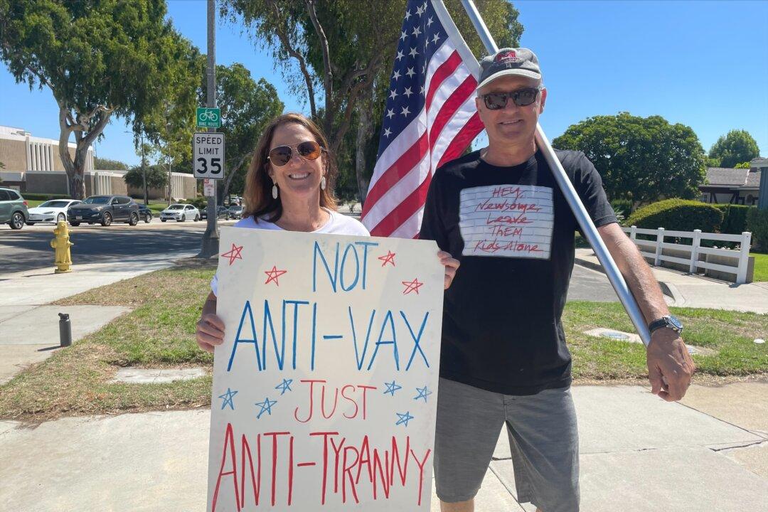 Mississippi Nurse Organizes Rally Against Vaccine Mandates
