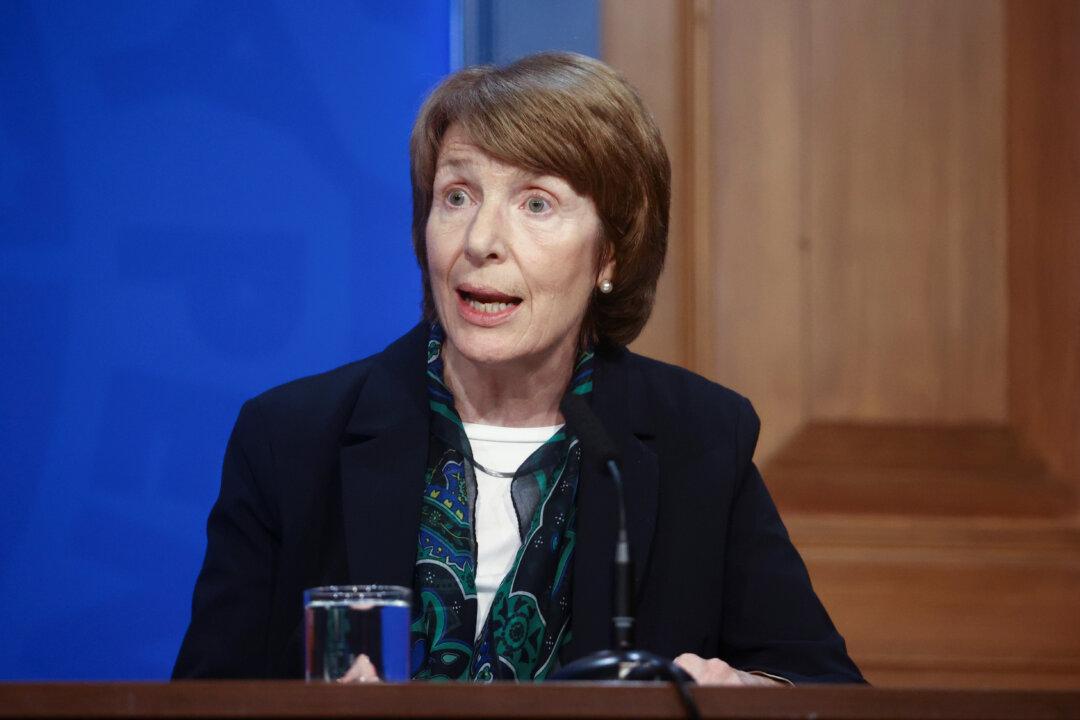 UK Health Regulator Failed to Warn About COVID-19 Vaccine Side Effects, Claim MPs