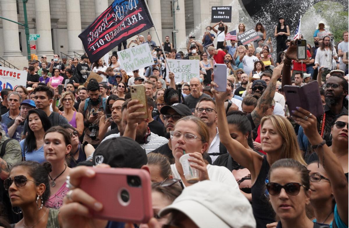 Thousands Protest Against COVID-19 Vaccine Mandate in New York City