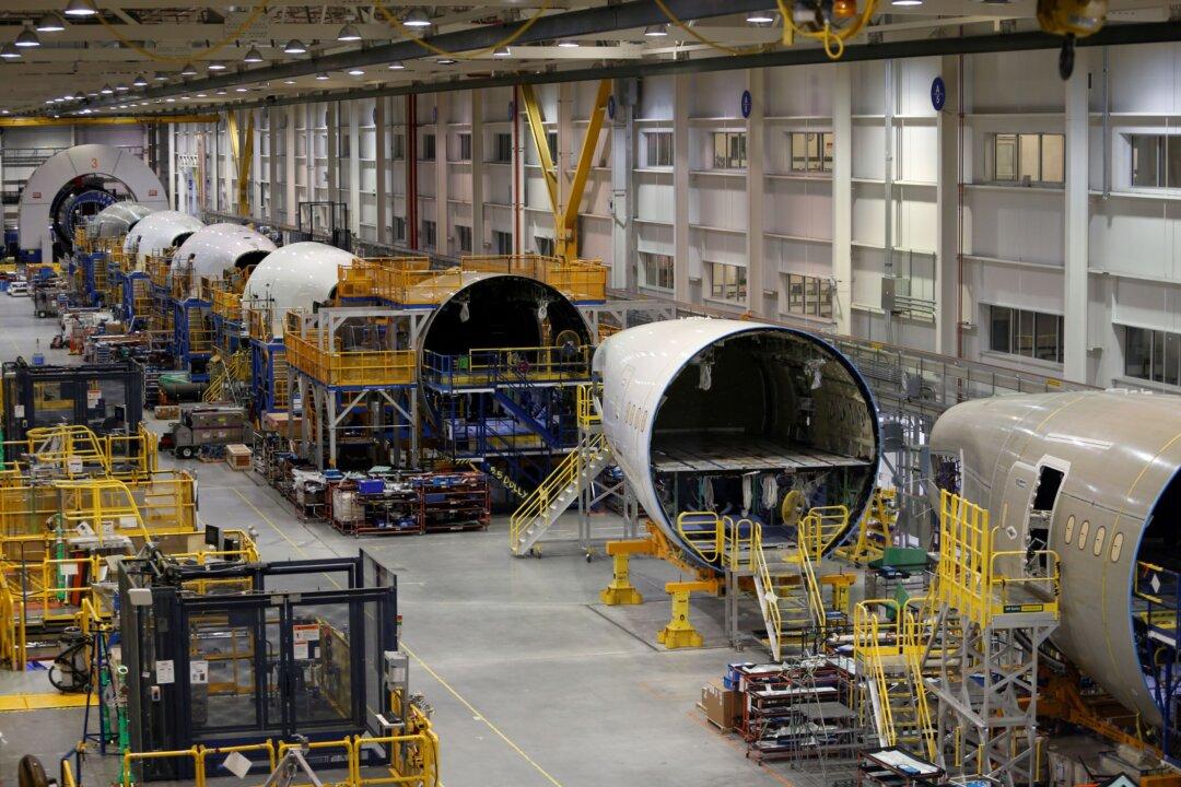 US Awarding $482.3 Million in Aviation Manufacturing Assistance