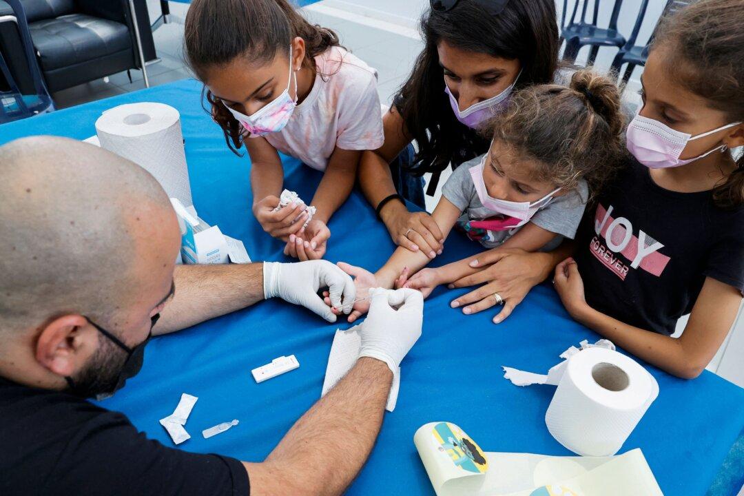 Israel Announces 5 to 11-Year-Olds Now Eligible for Pfizer Vaccine, Following US Emergency Approval
