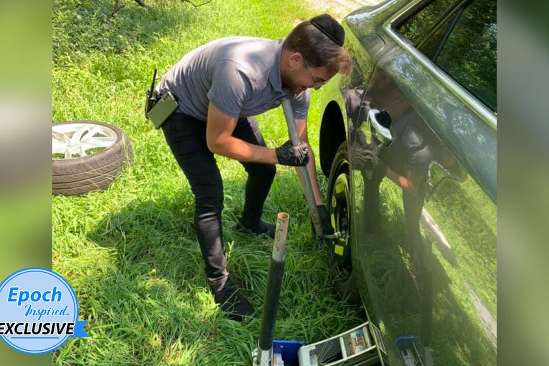 ‘Faith in the Human Spirit Restored’: Young Man Offers to Change Woman’s Tire for Free